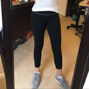Black Lululemon Capri Leggings